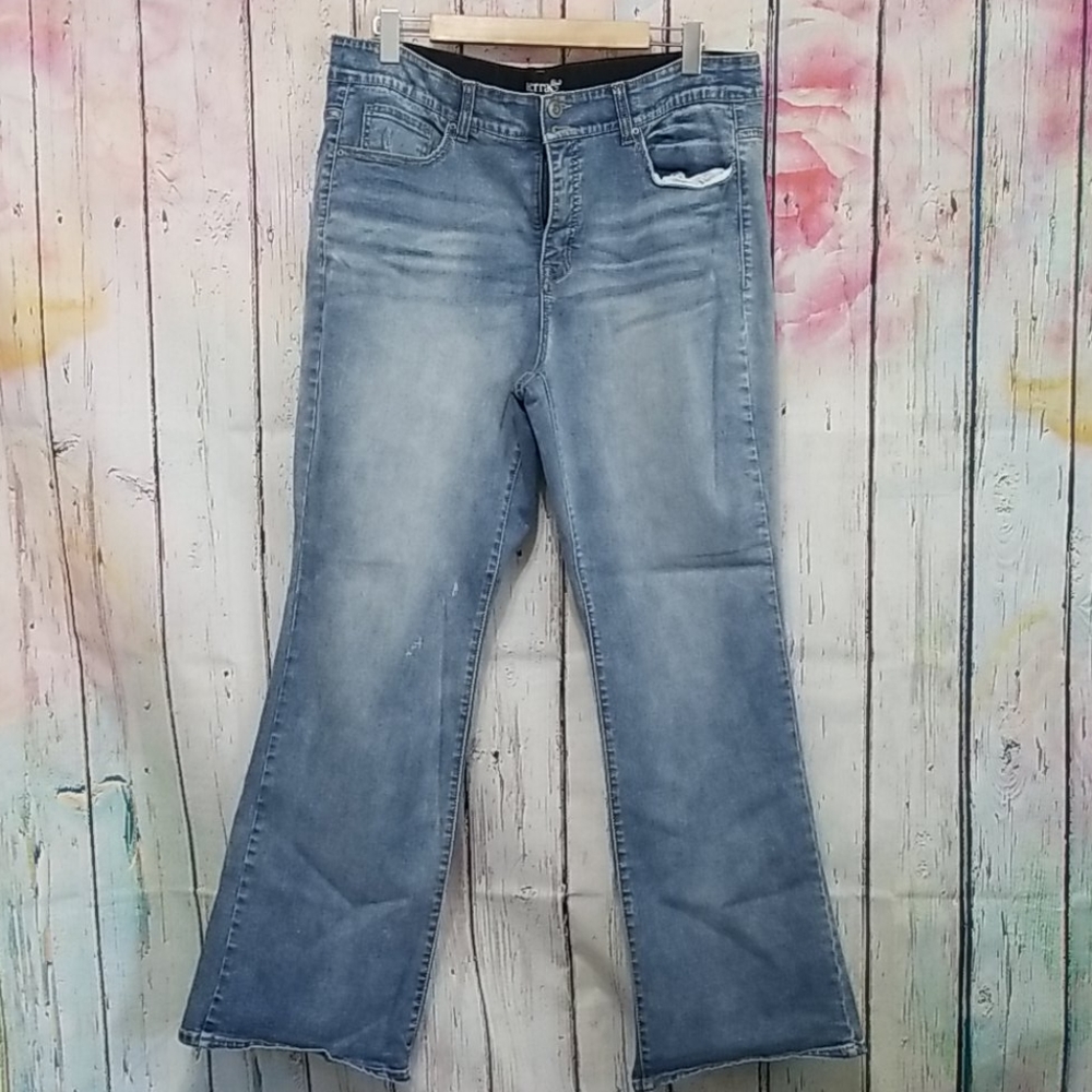 Cute boot cut Jean's